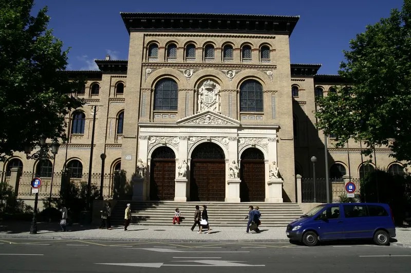 paraninfo_exterior.jpg